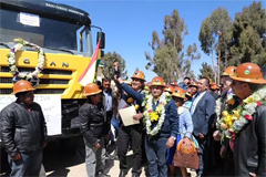 200 Units Hongyan Self-dumping Heavy-duty Trucks Arrive in Bolivia for Operation